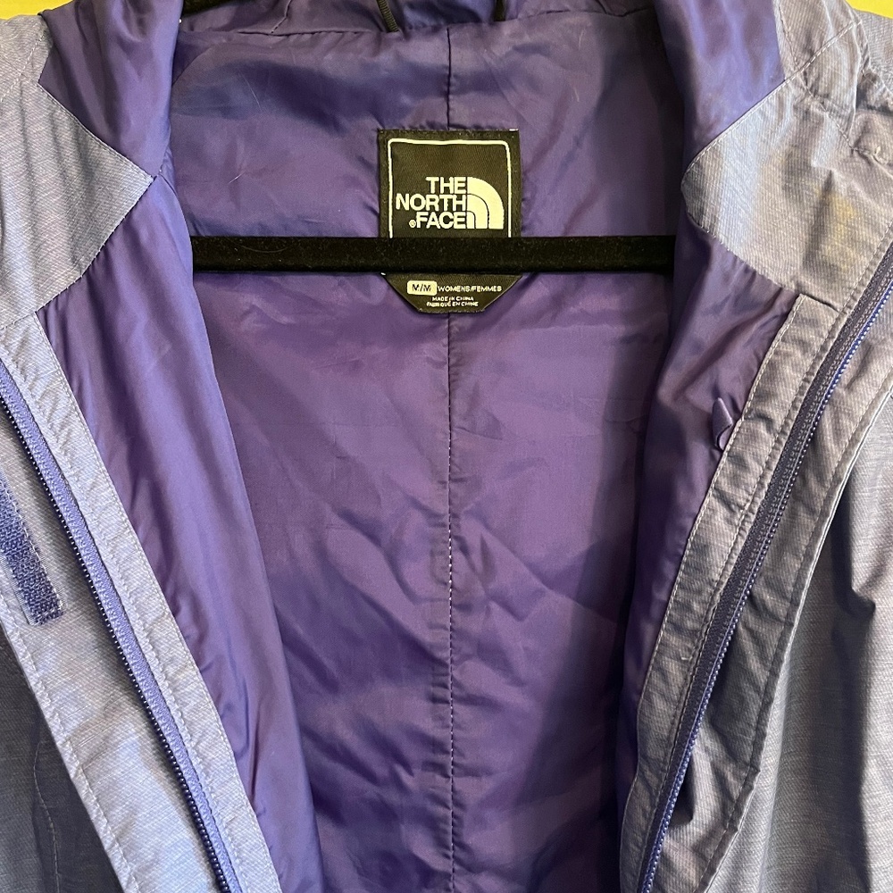 TNF women’s raincoat